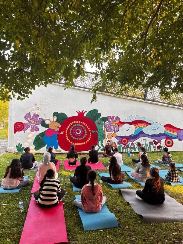 Dünya Kız Çocukları Günü’nde Yoga Atölyesi